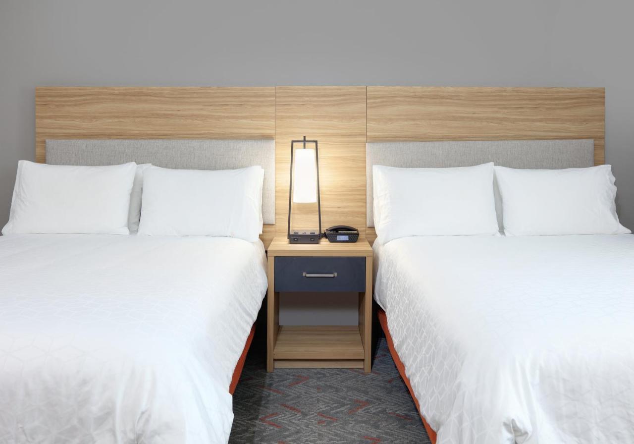 แคนเดิลวูด สวีท ดีเอฟดับเบิลยู เวสต์ เฮิสต์ Hotel เฮิร์ส ภายนอก รูปภาพ